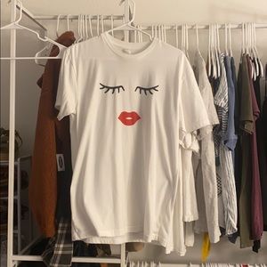 White short sleeve shirt with face